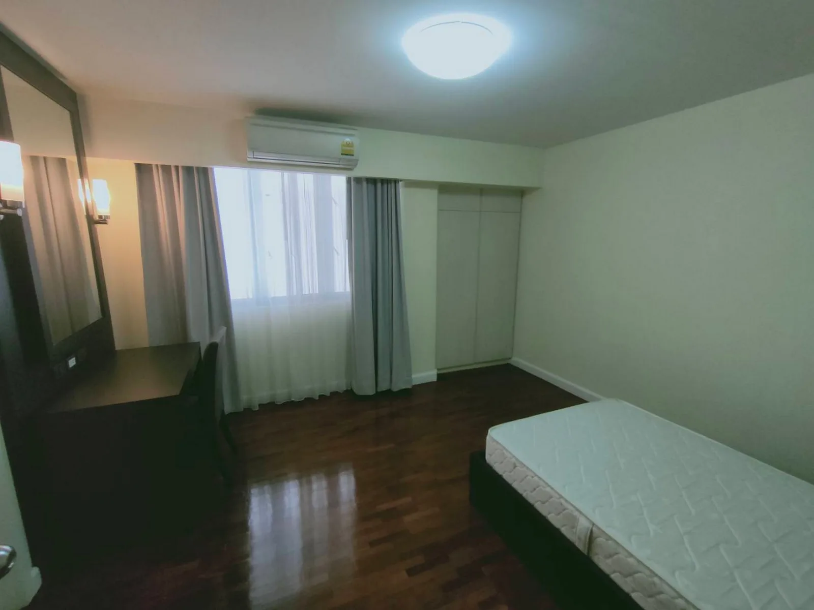 Krystal Court — photo 4
