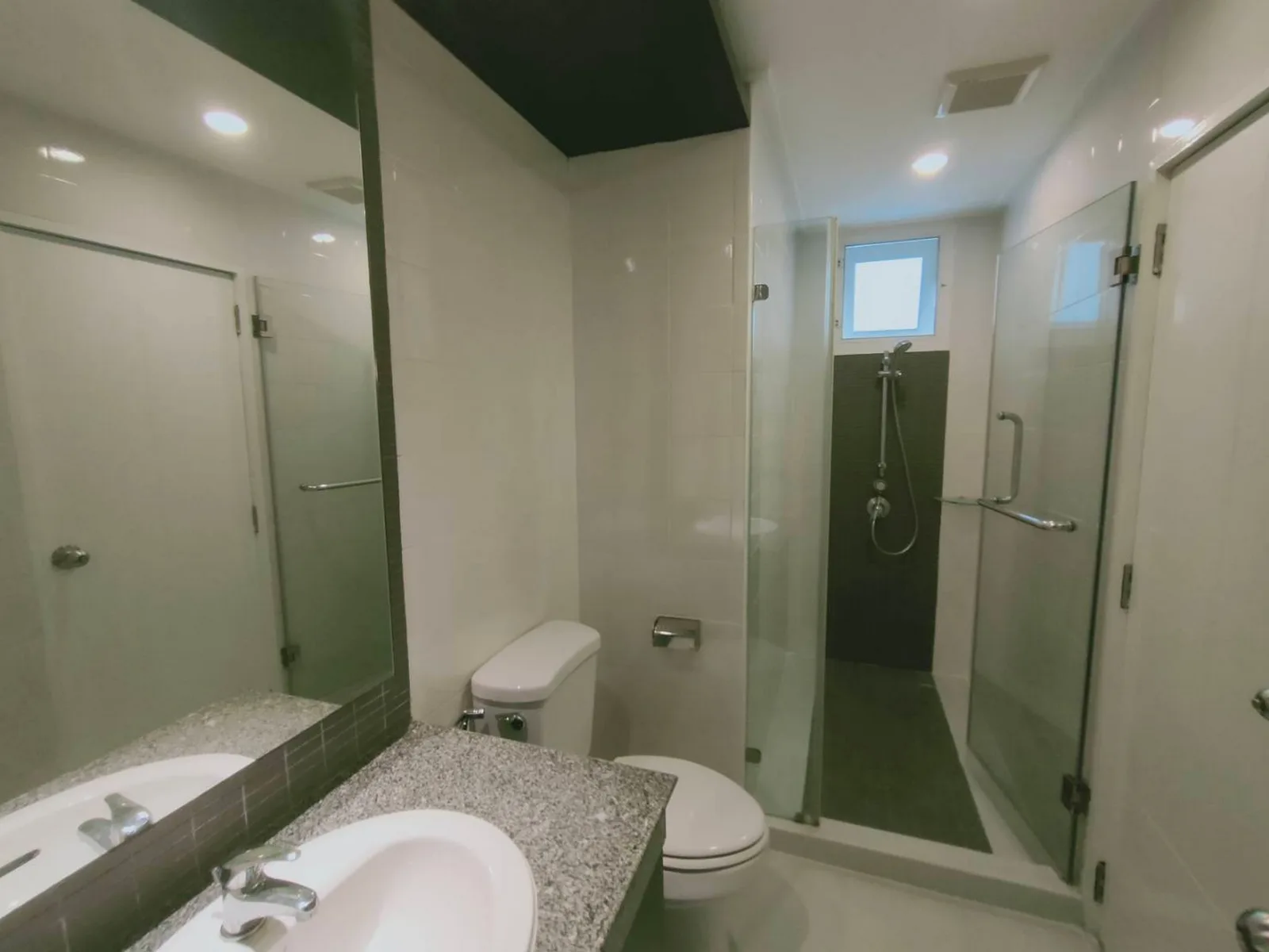 Krystal Court — photo 6