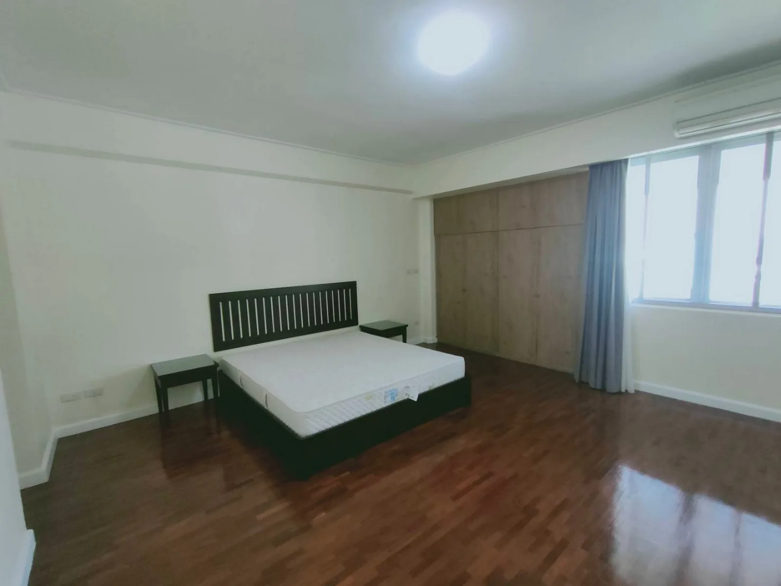 Krystal Court — photo 3