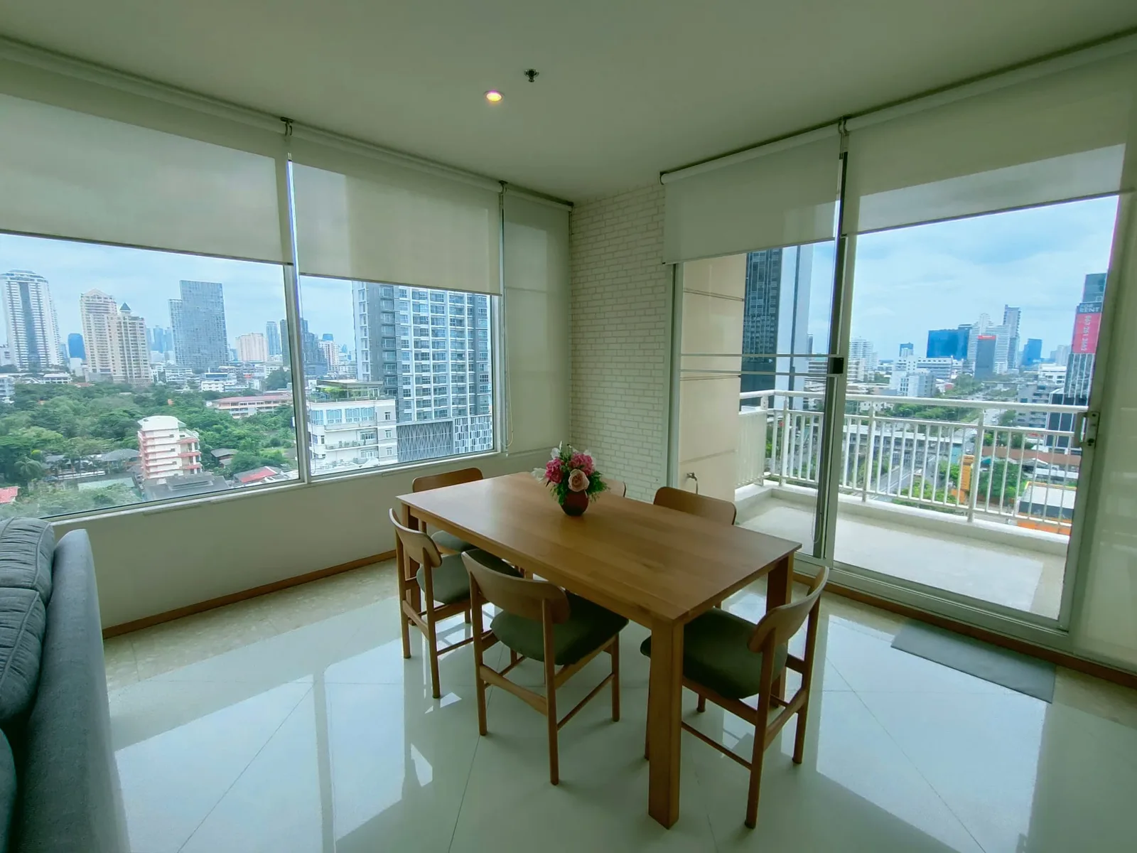 The Empire Place — photo 1
