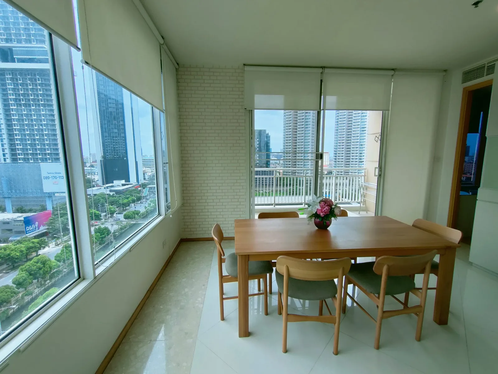 The Empire Place — photo 4