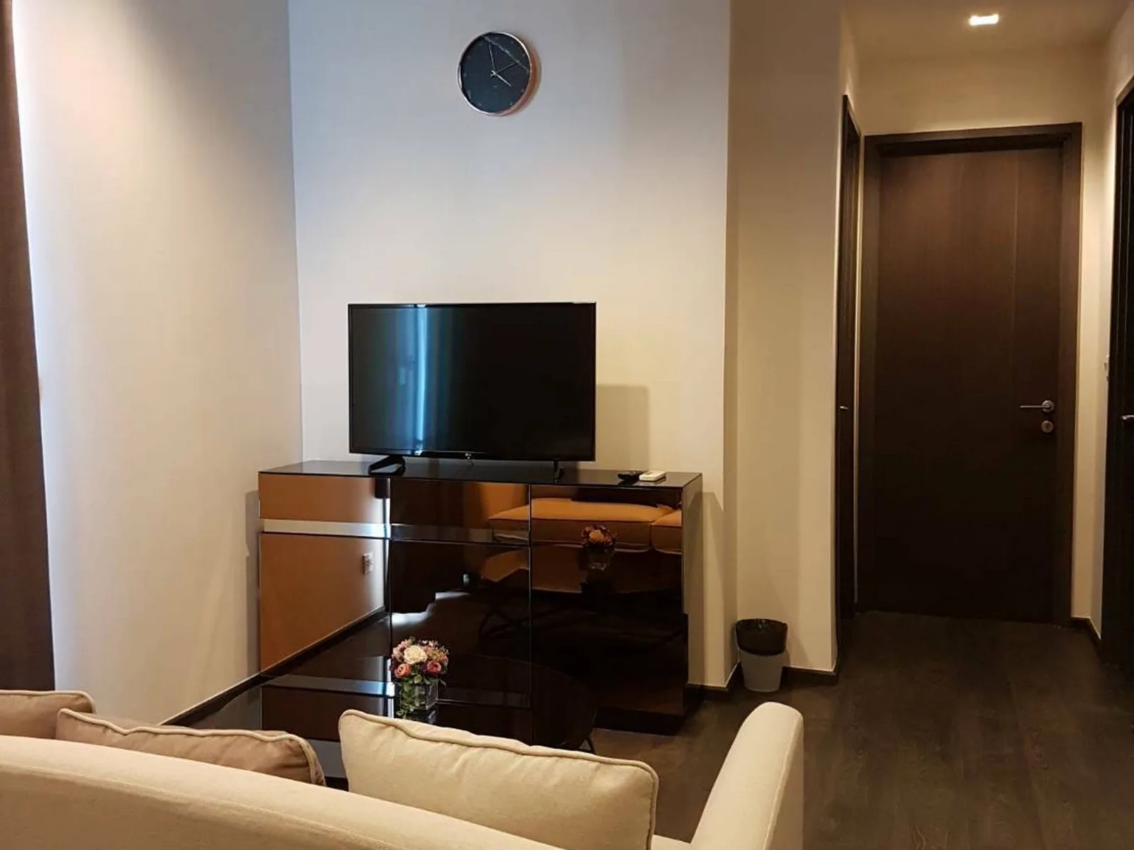 Edge Sukhumvit 23 — photo 2