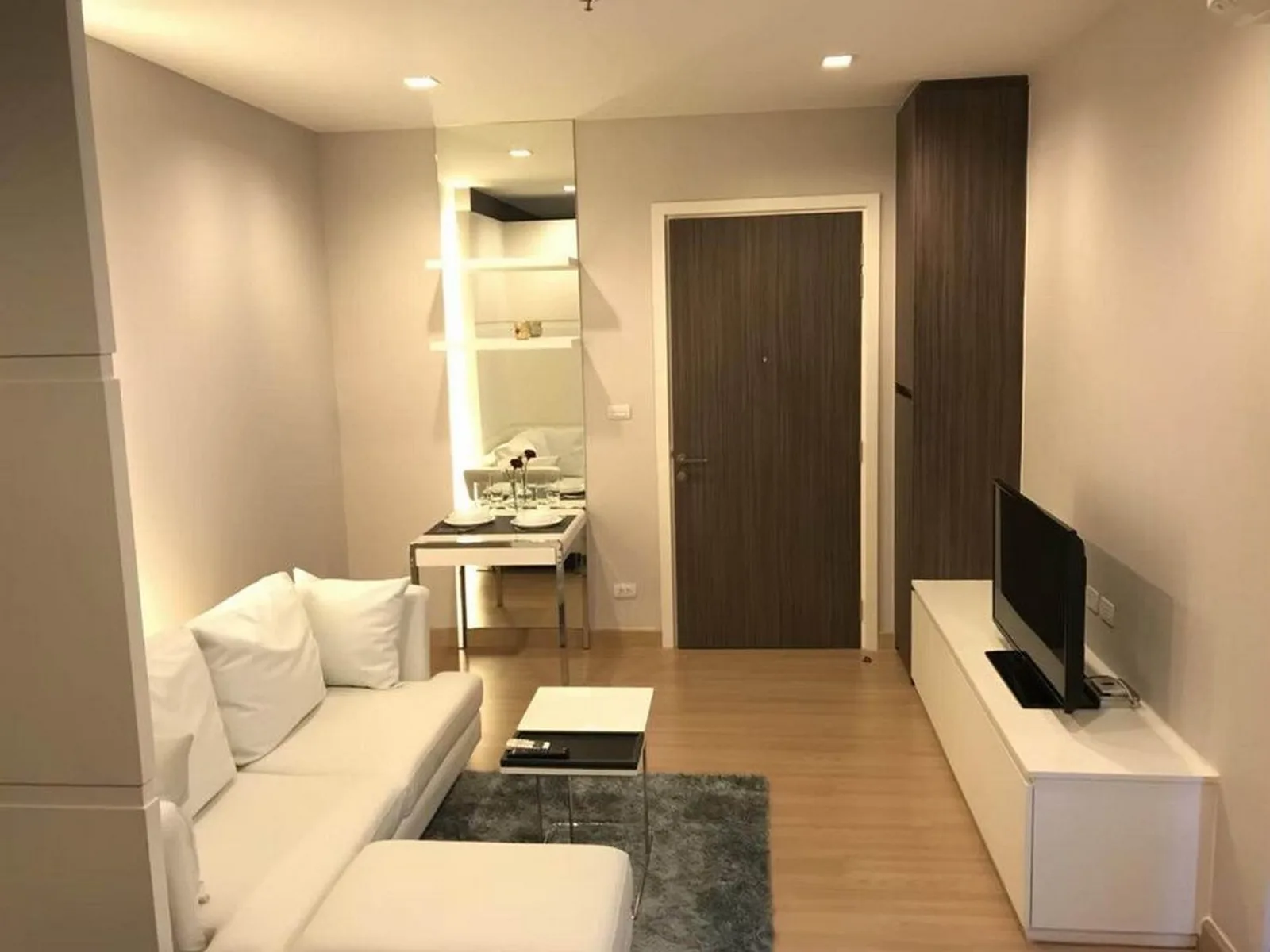 Urbano Absolute Sathon - Taksin — photo 1