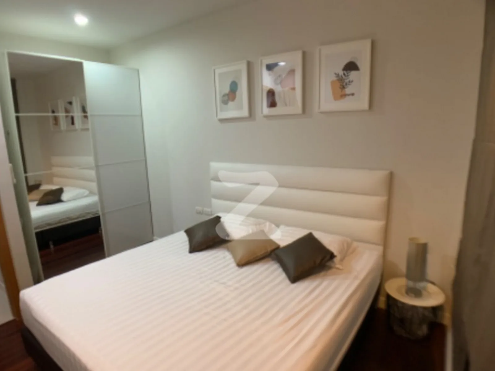 Circle Condominium — photo 3