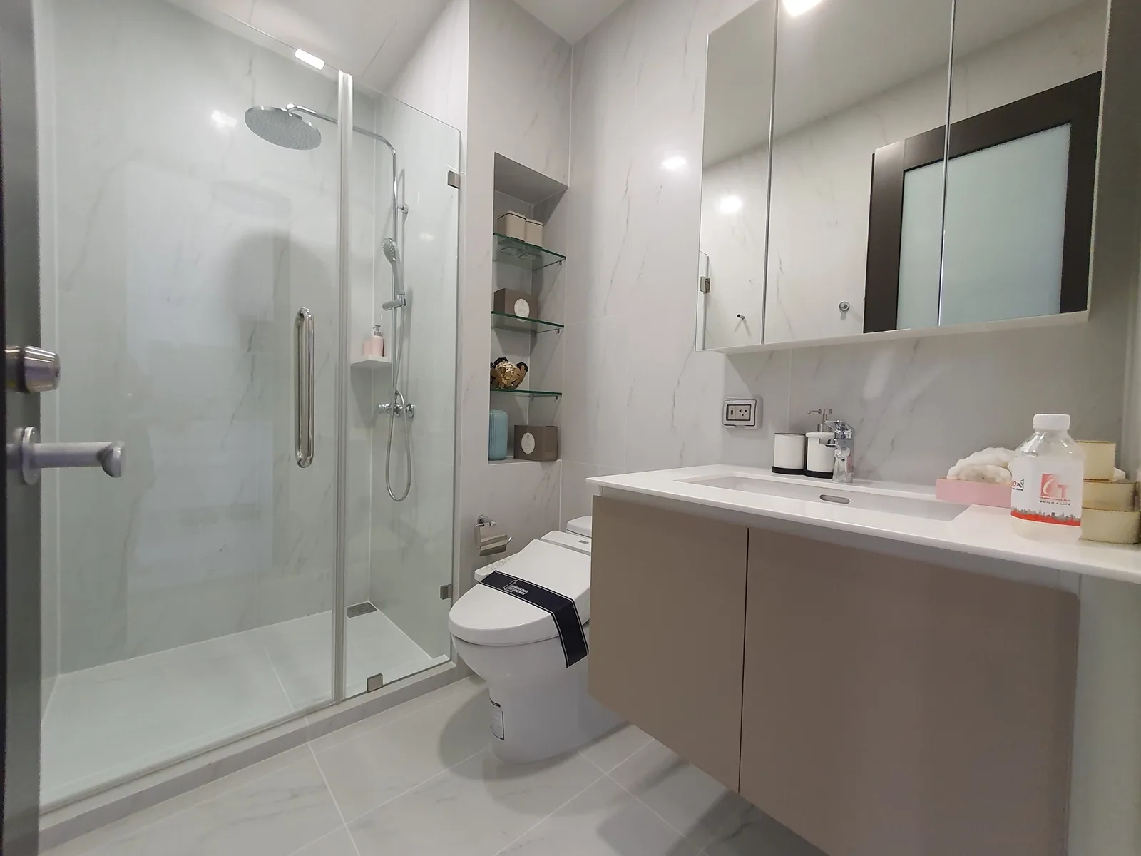 Chewathai Residence Asoke — photo 14