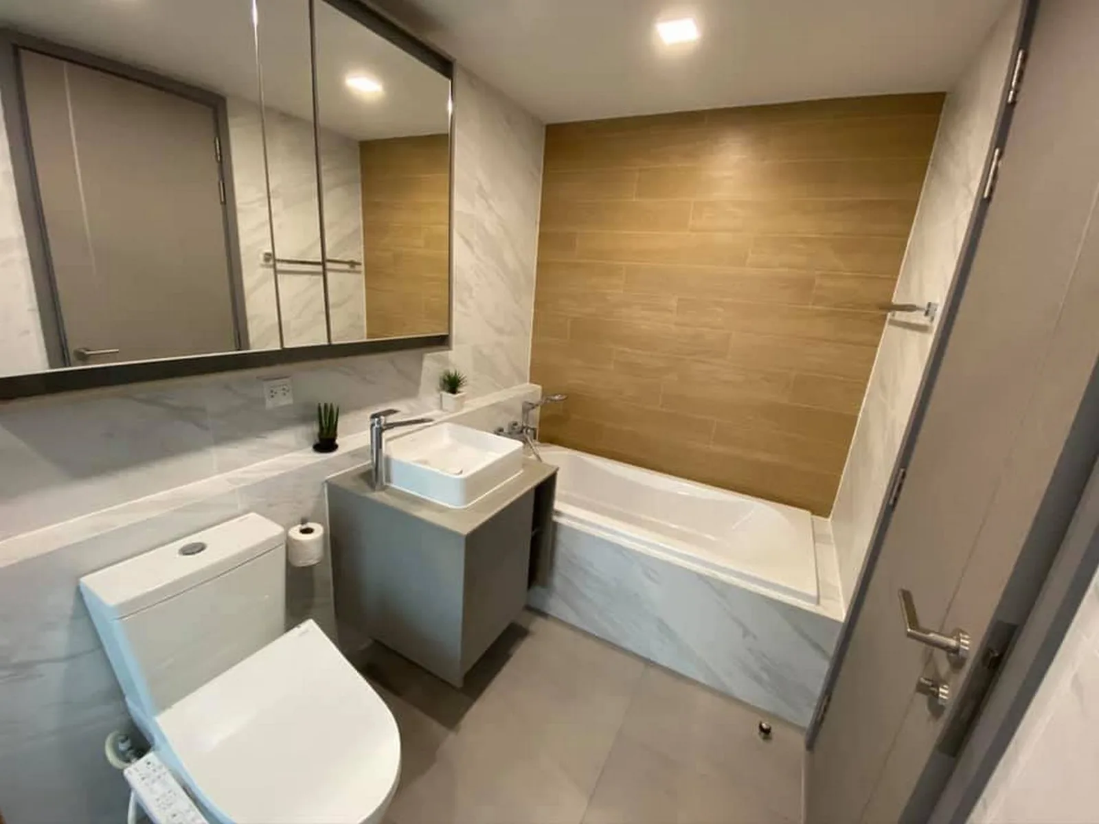 Taka Haus Ekamai 12 — photo 7