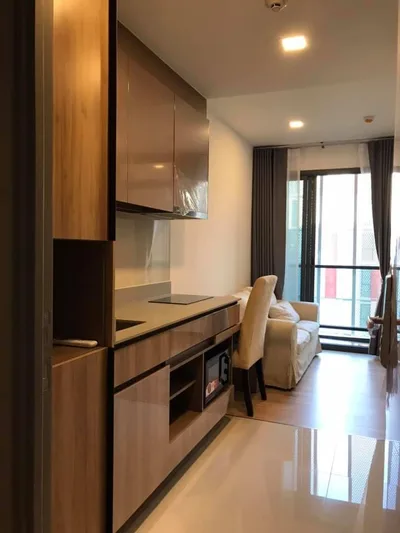 Taka Haus Ekamai 12