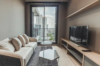 M Thonglor 10