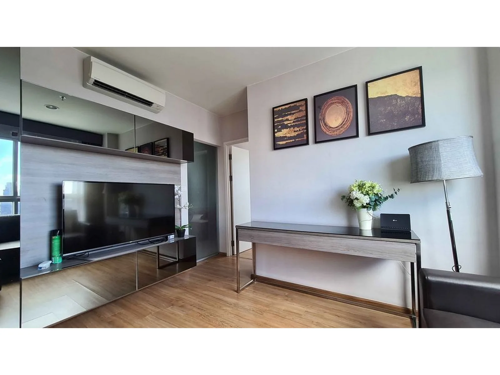 Fuse Chan - Sathorn — photo 1