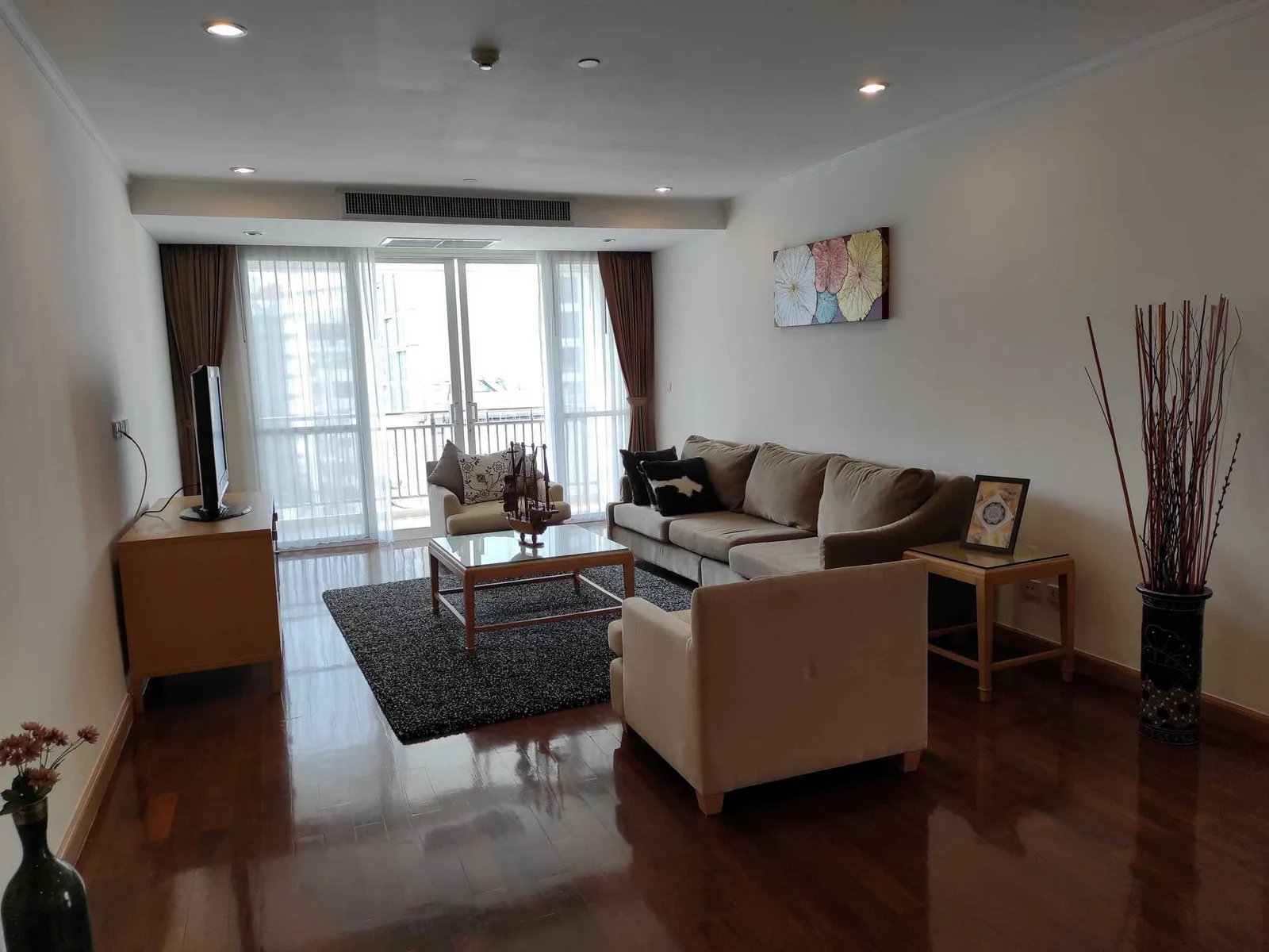 Krungthep Thani Tower — photo 2
