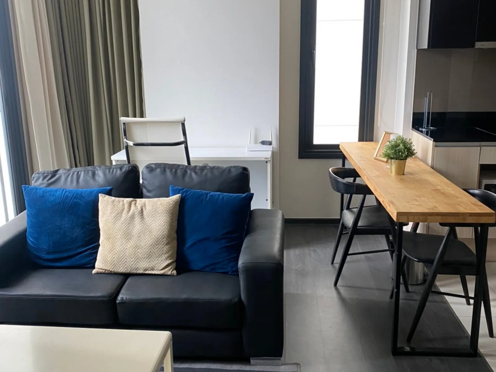 Edge Sukhumvit 23 — photo 1