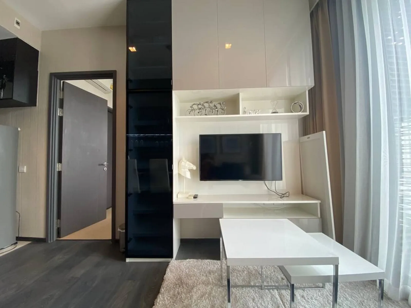 Edge Sukhumvit 23 — photo 3