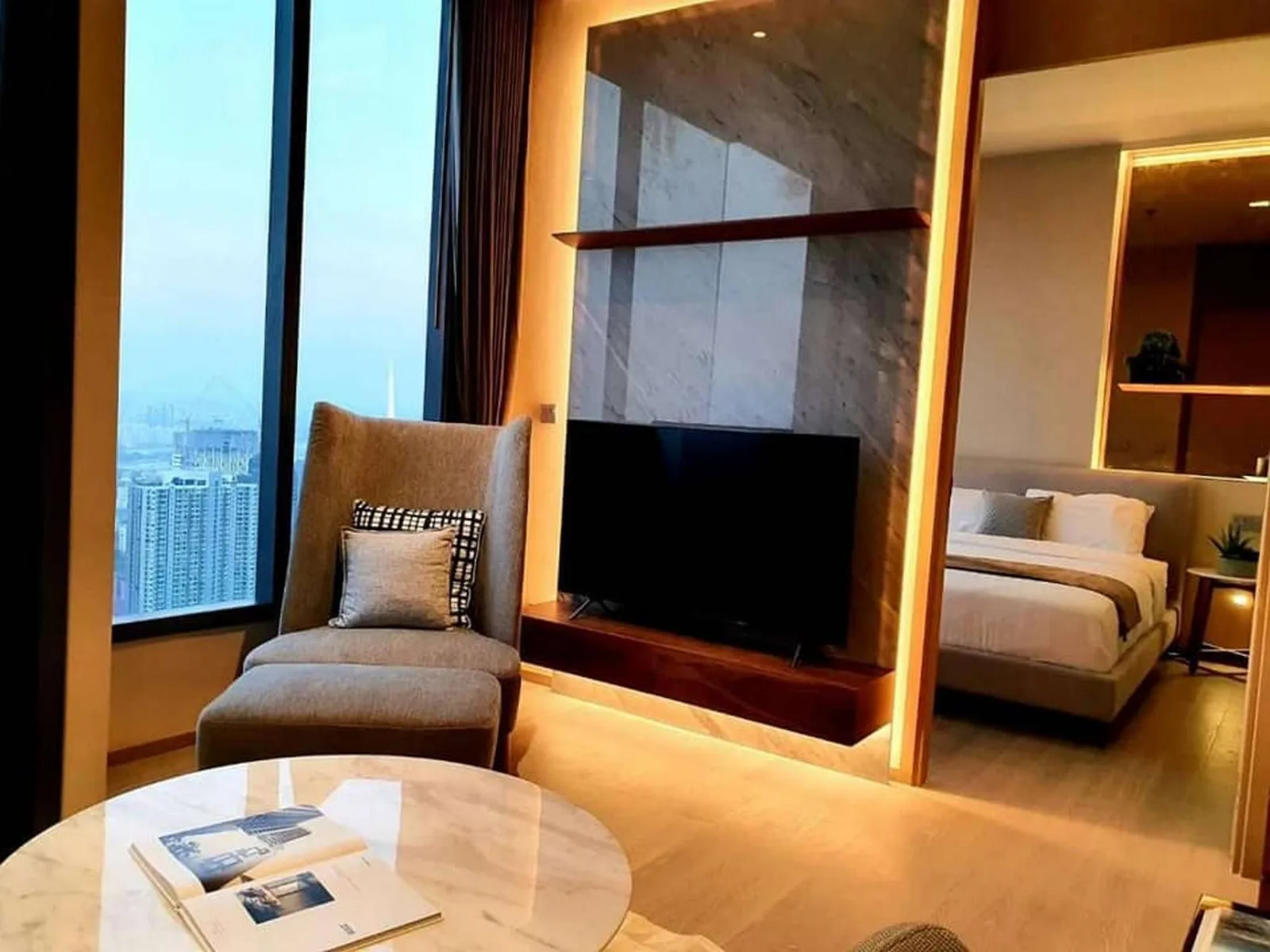 The Esse Asoke — photo 3