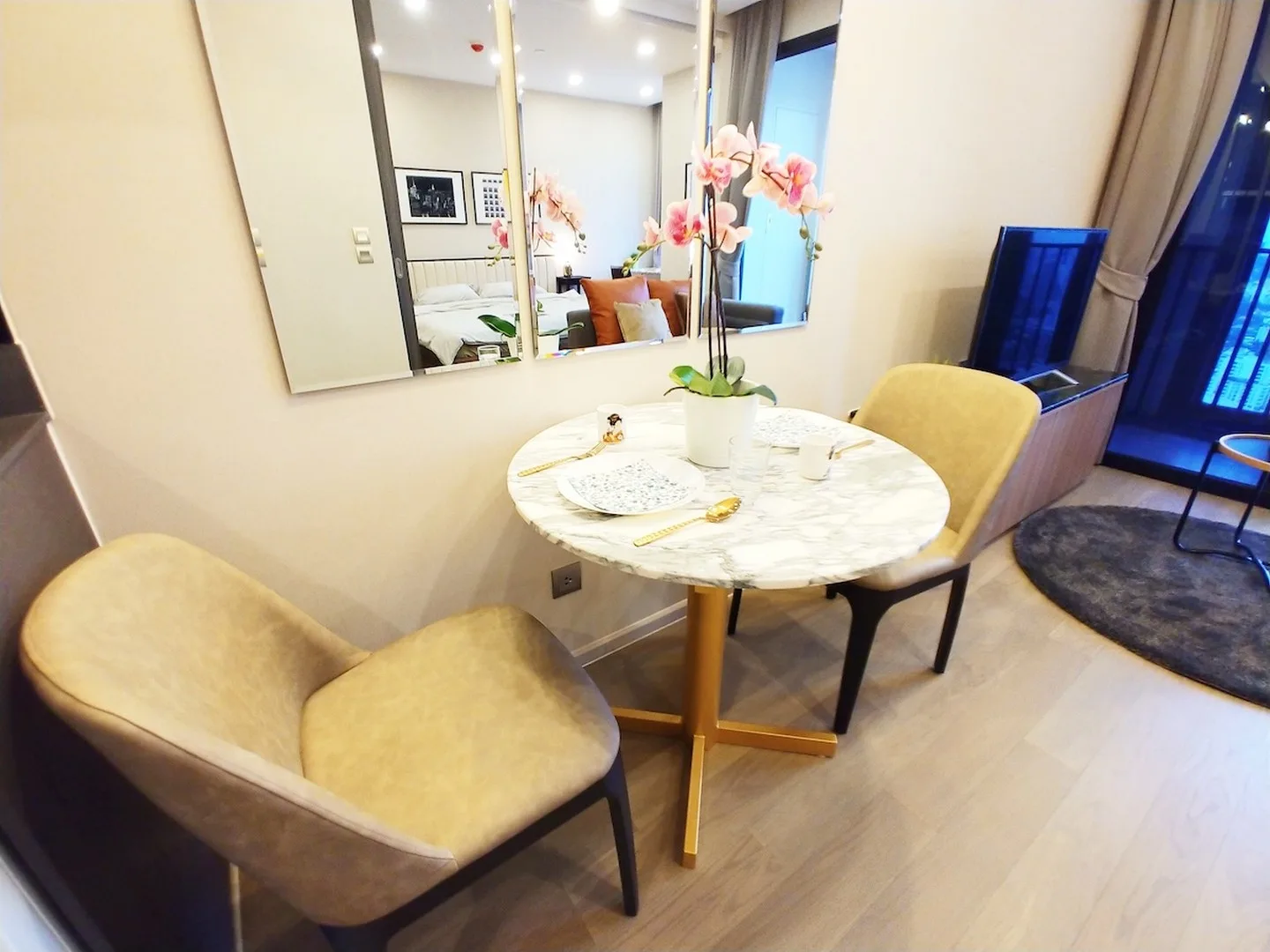 Ashton Asoke — photo 2