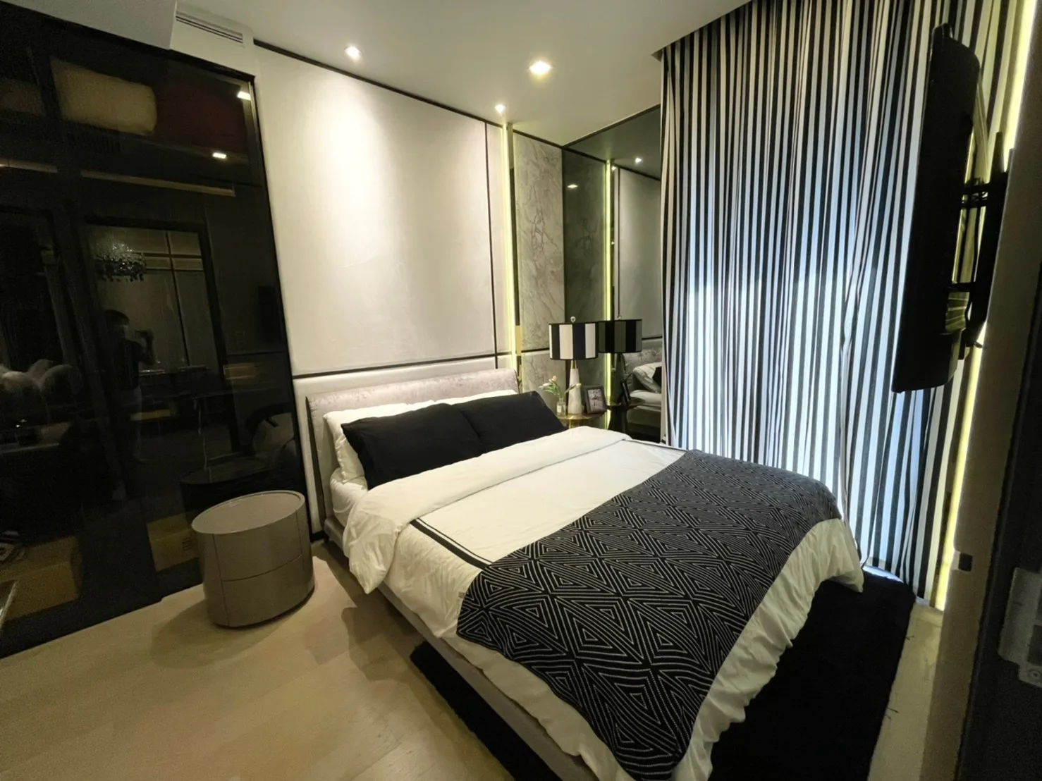Ashton Asoke — photo 5