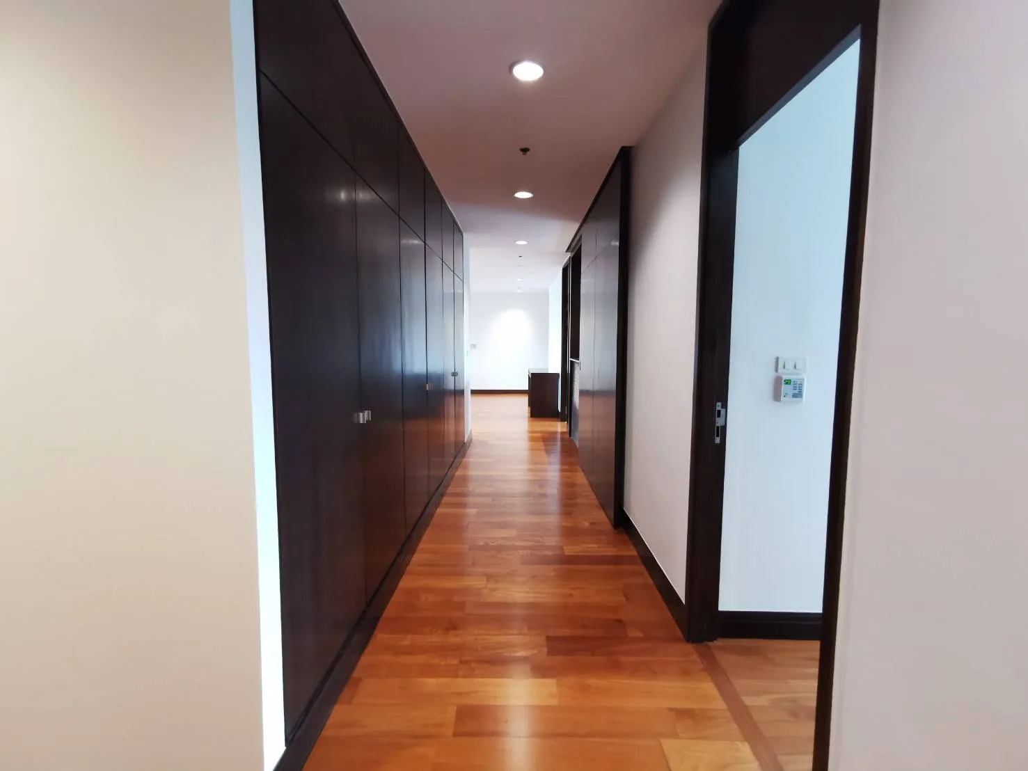 Royal Residence Park — photo 9