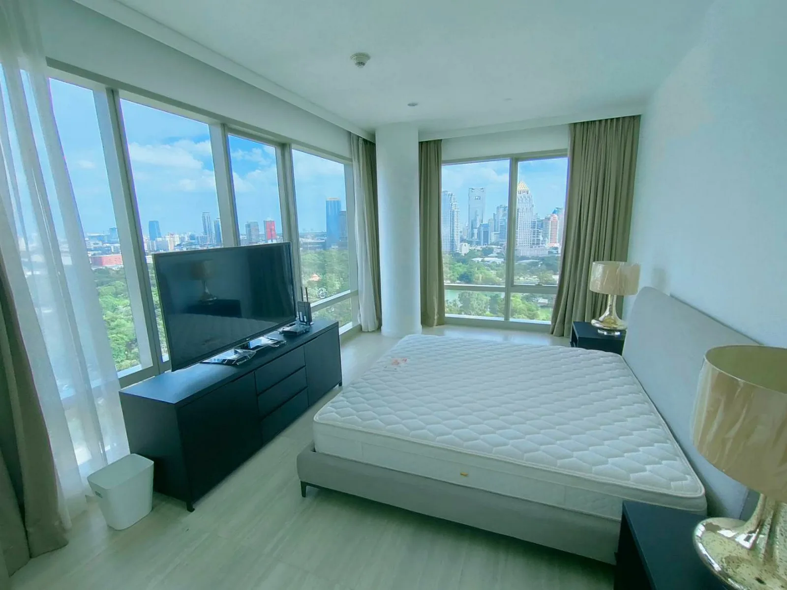 185 Rajadamri — photo 4
