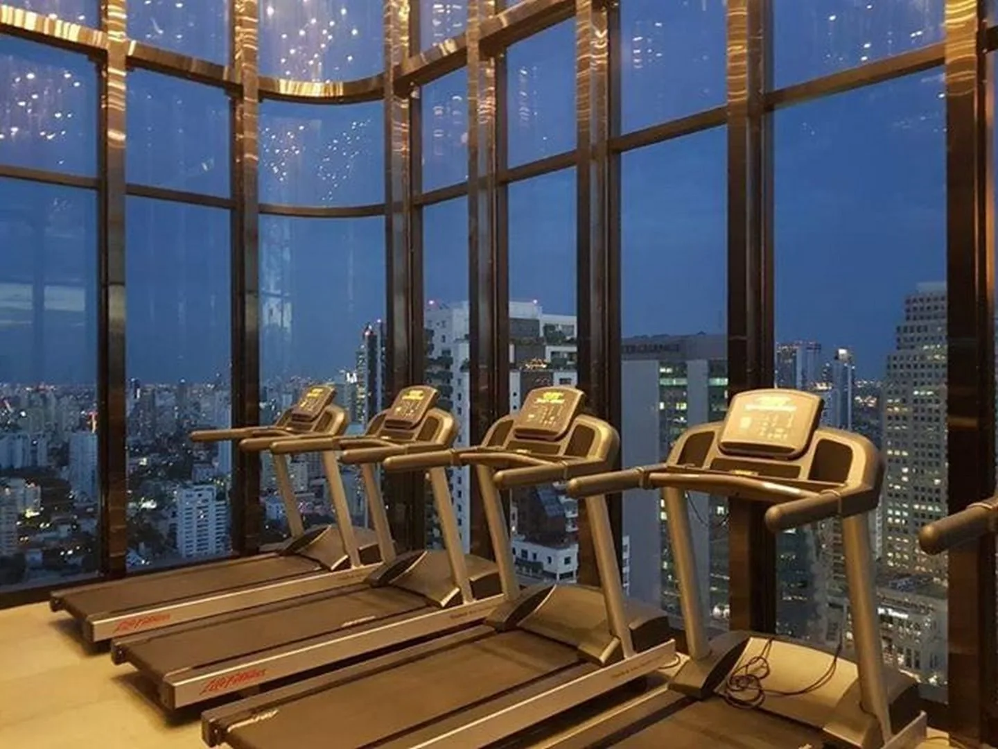 Ashton Asoke — photo 17