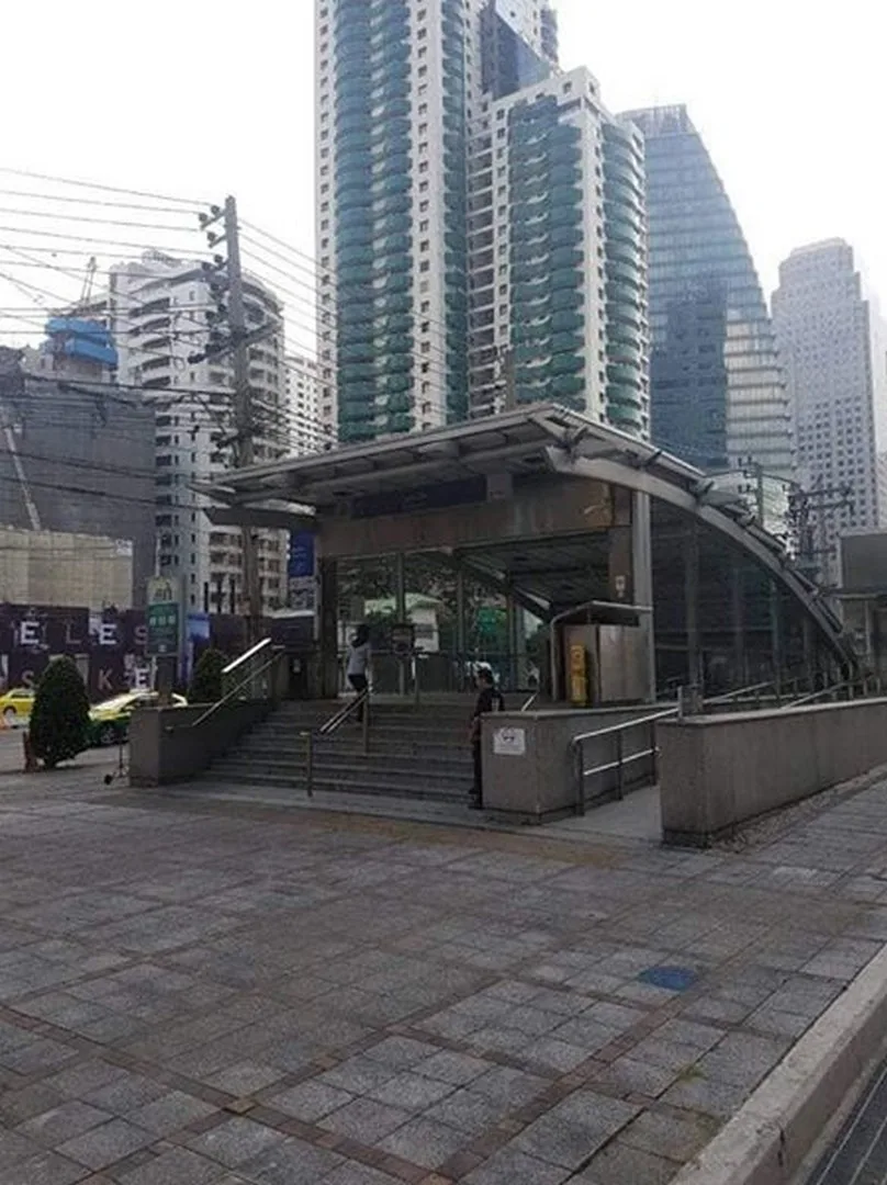 Ashton Asoke — photo 9