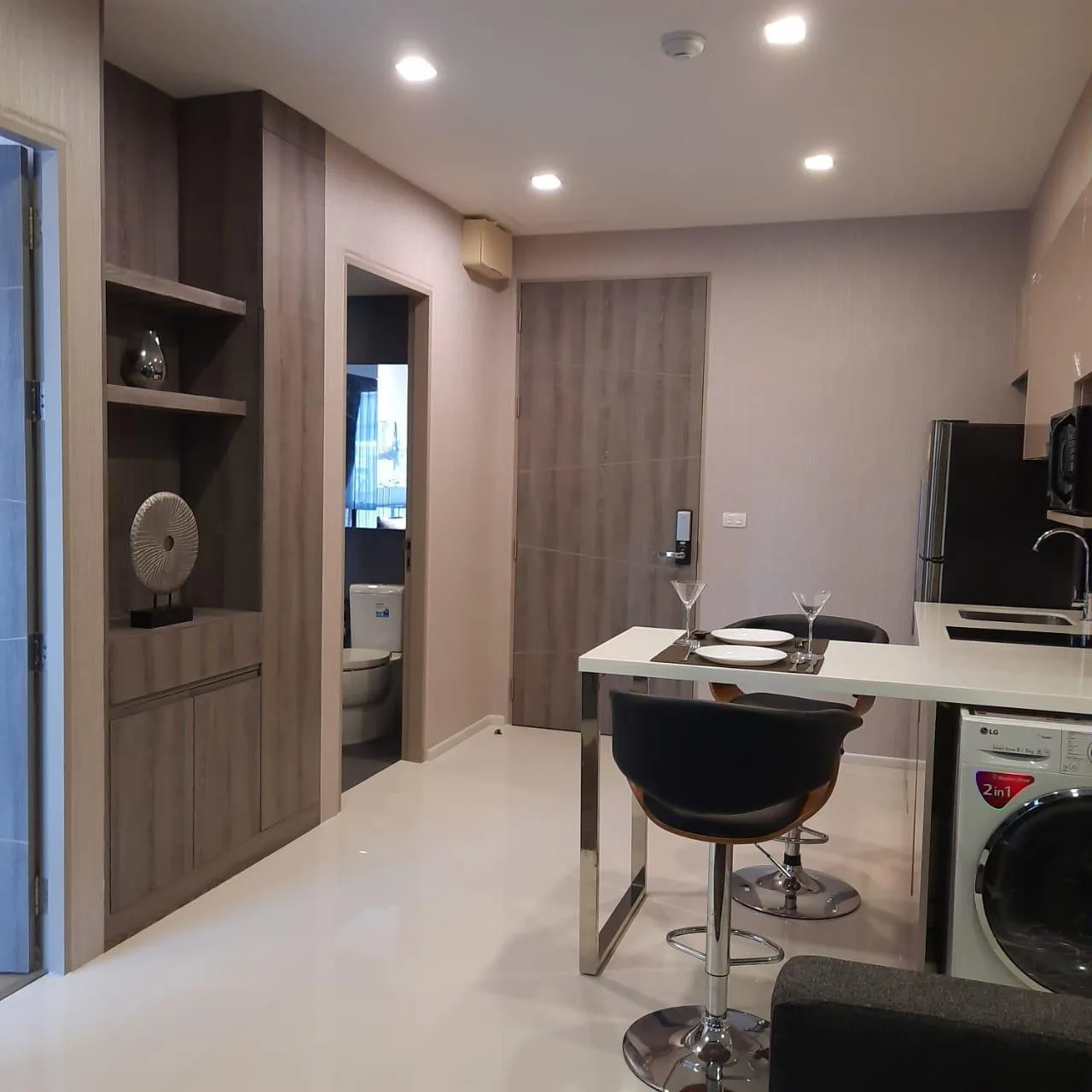 Trapezo Sukhumvit 16 — photo 4