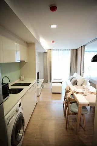LIV@49 — photo 3