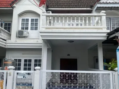 Townhouse Sathit 21