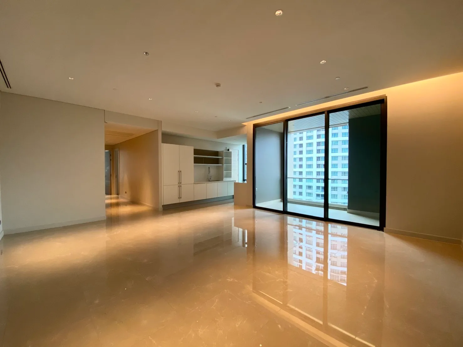 Sindhorn Residence — photo 2
