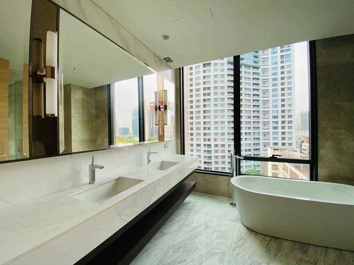 Sindhorn Residence — photo 6