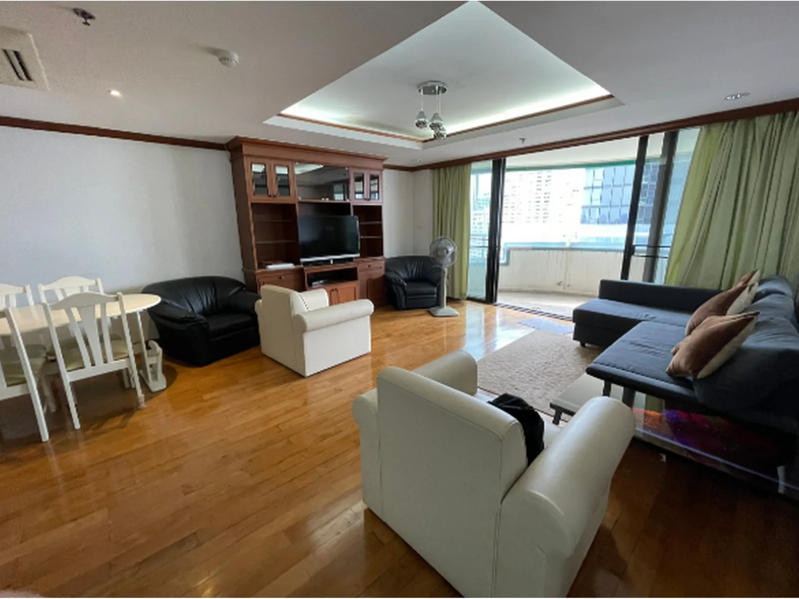 Las Colinas — photo 2