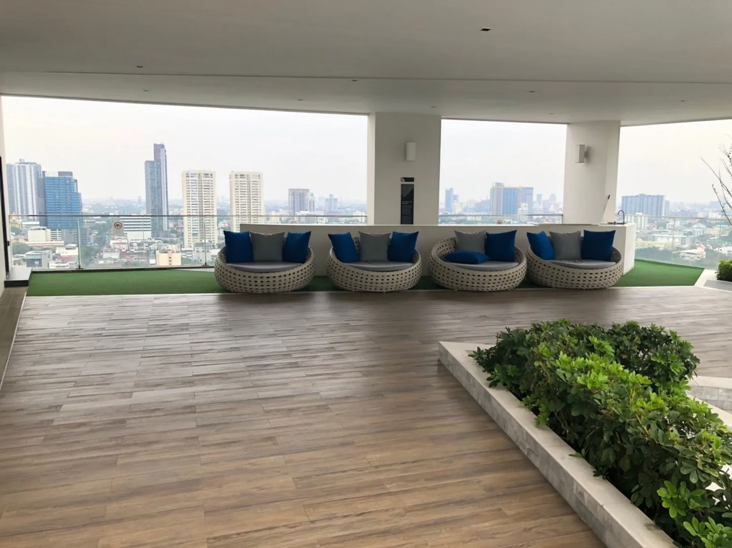 M Thonglor 10 — photo 22