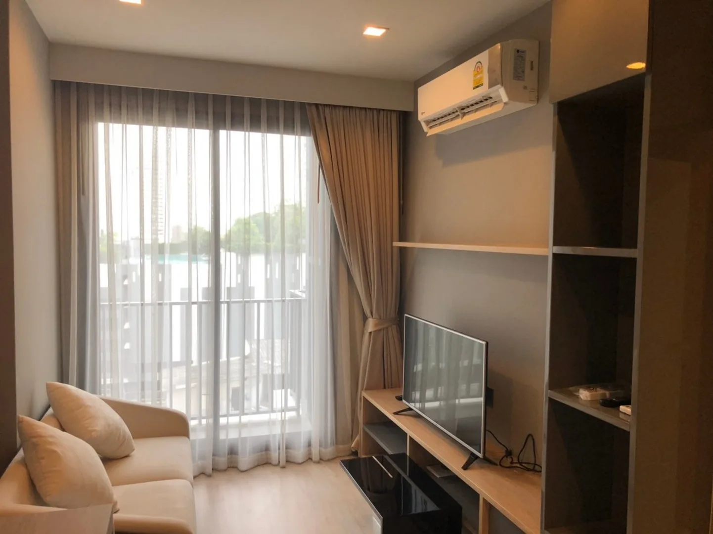 M Thonglor 10 — photo 8