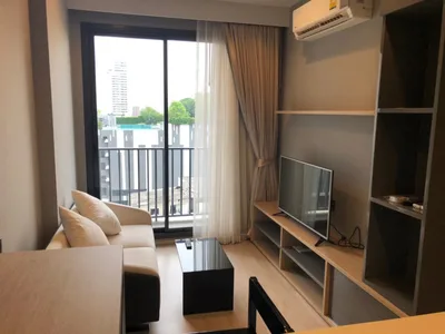 M Thonglor 10