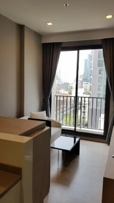M Thonglor 10