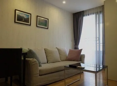 Collezio Sathorn - Pipat