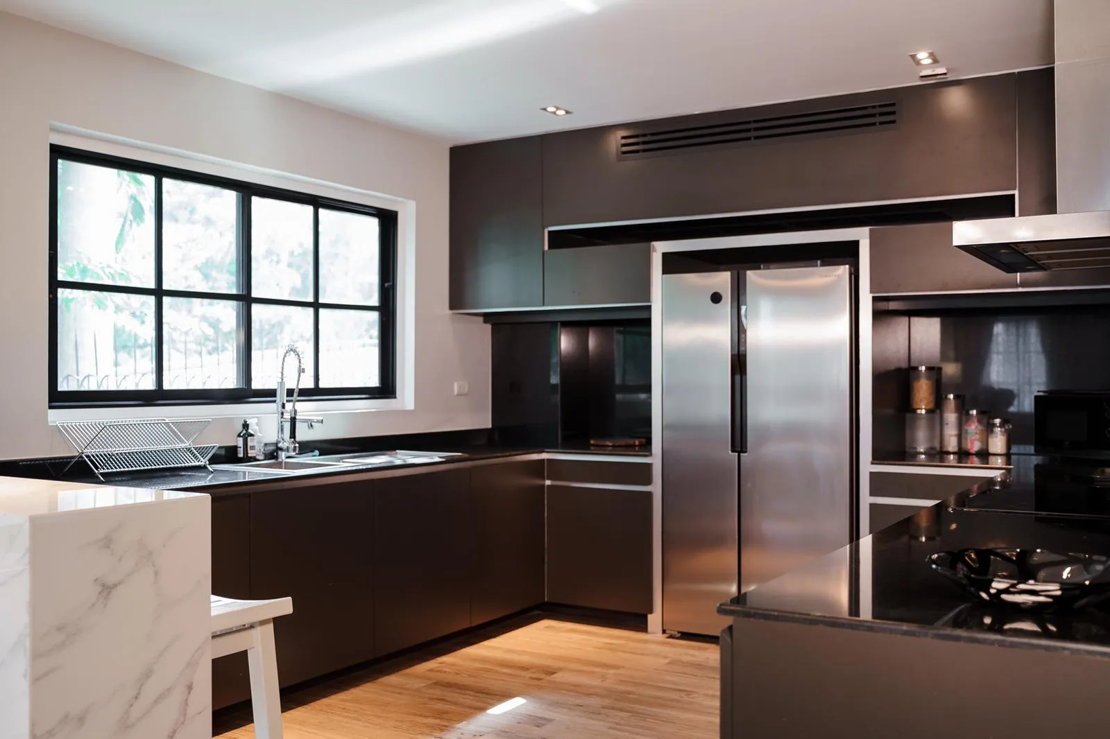 Penthouse Condominium — photo 4