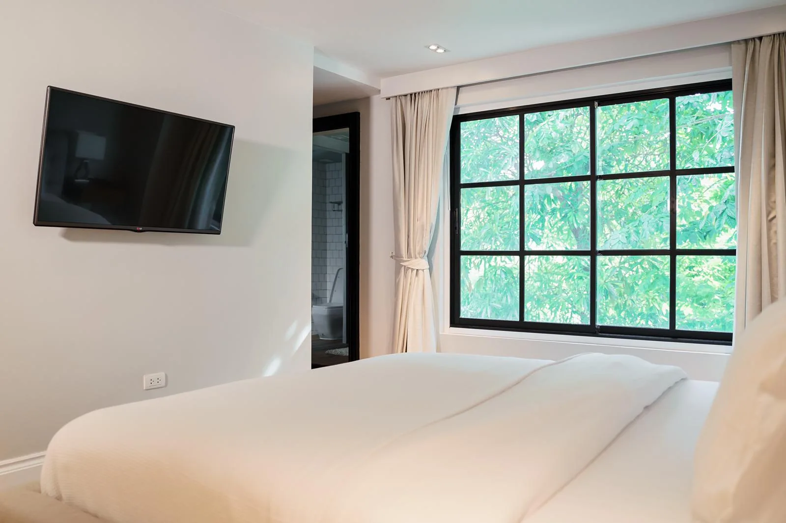 Penthouse Condominium — photo 9