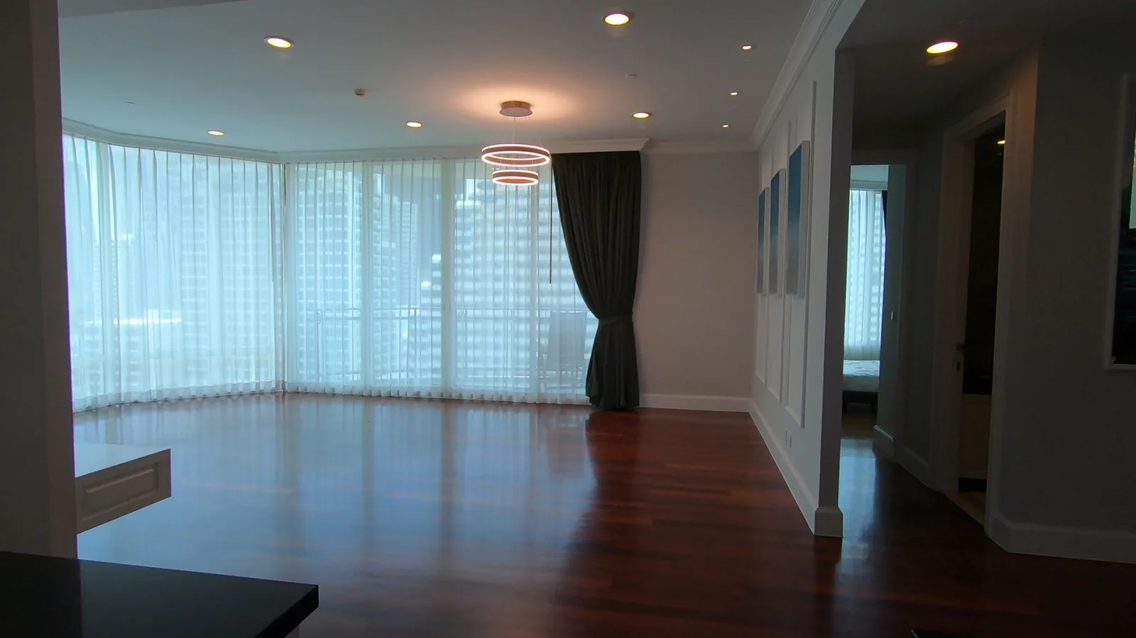 Royce Private Residences — photo 2