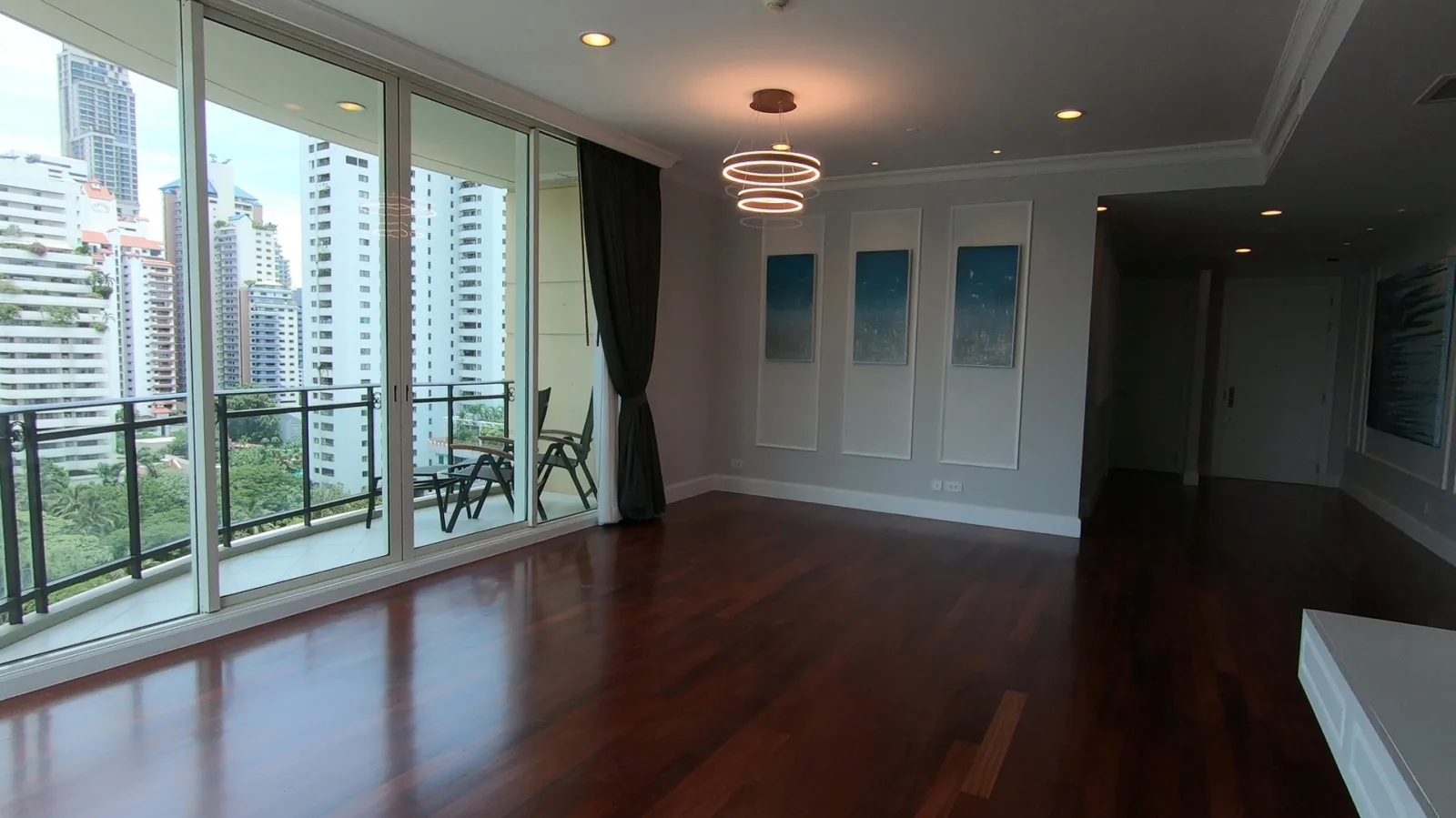 Royce Private Residences — photo 4
