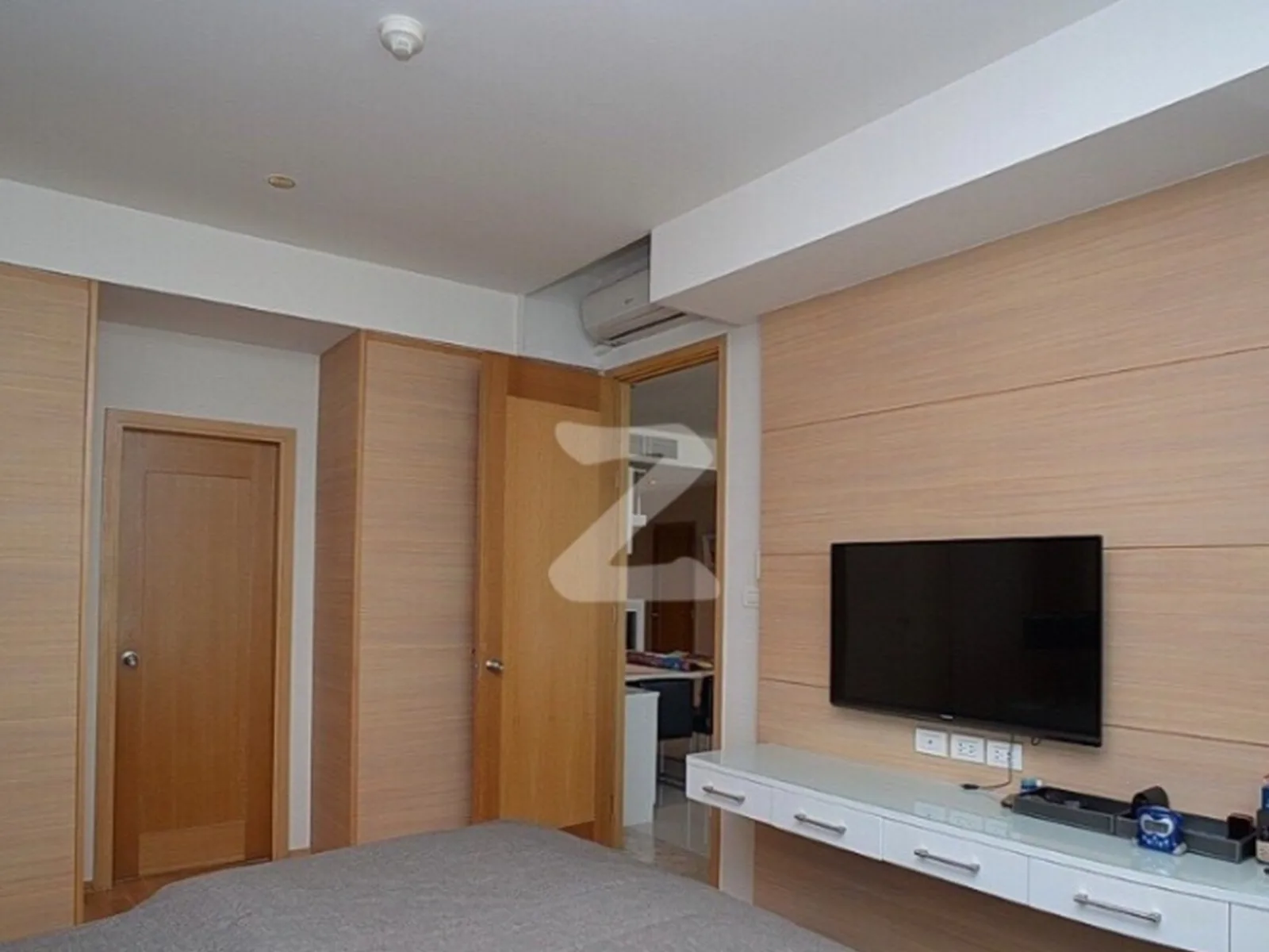 The Empire Place — photo 3