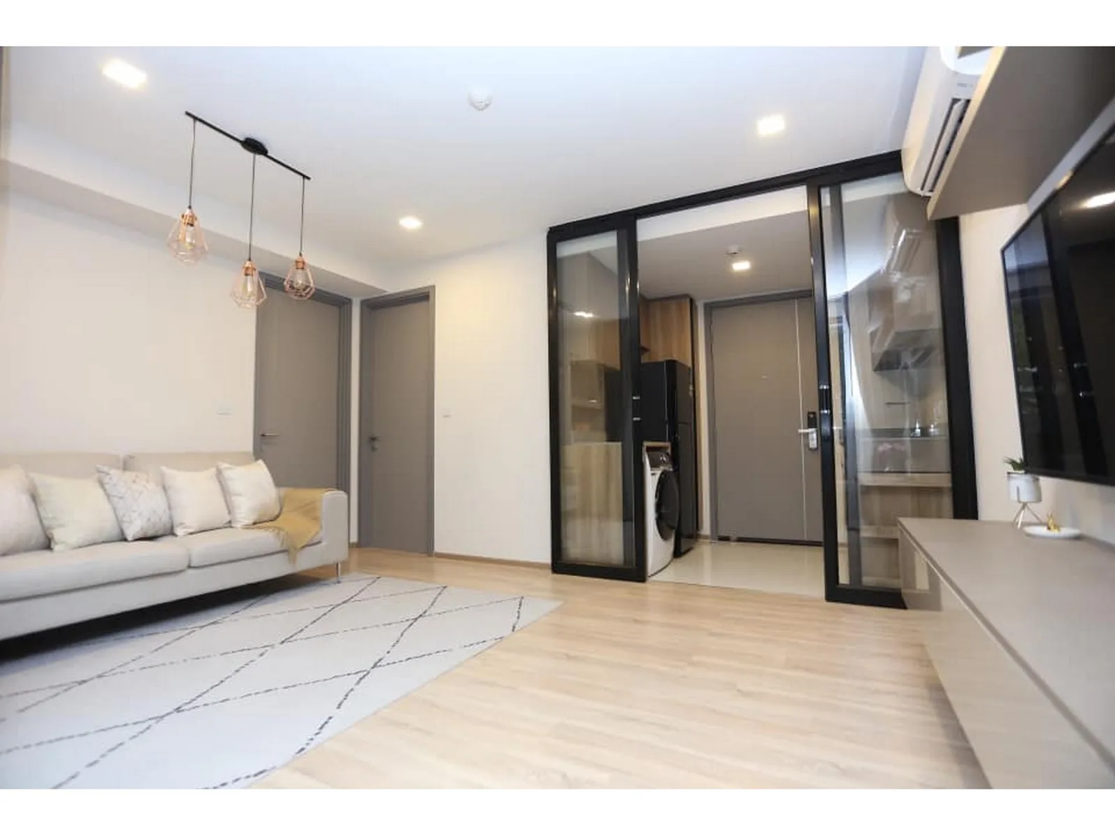 Taka Haus Ekamai 12 — photo 2