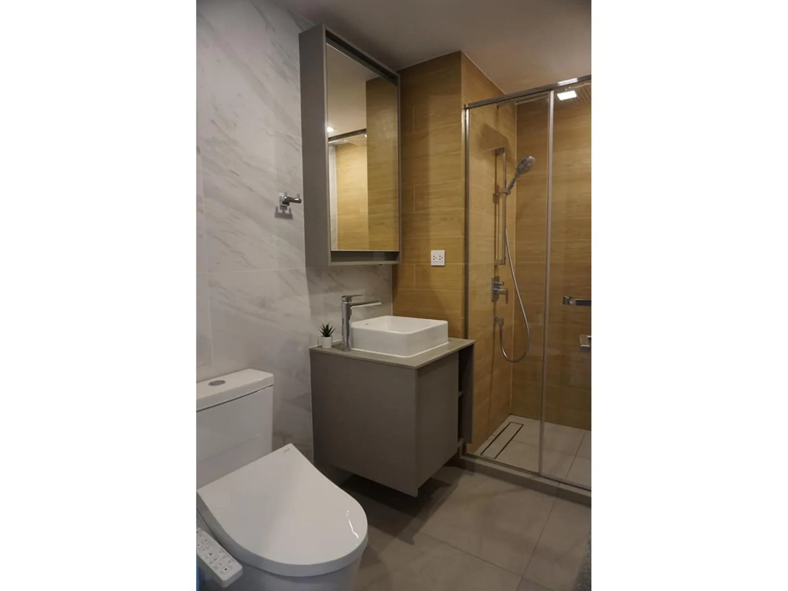 Taka Haus Ekamai 12 — photo 13