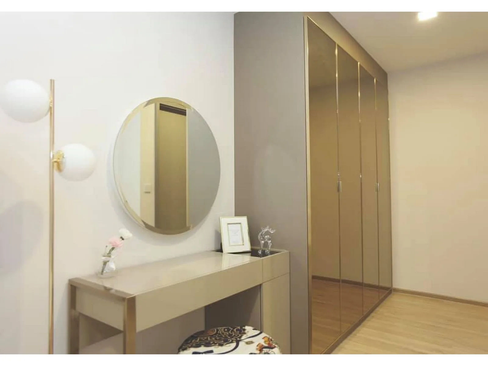 Taka Haus Ekamai 12 — photo 10