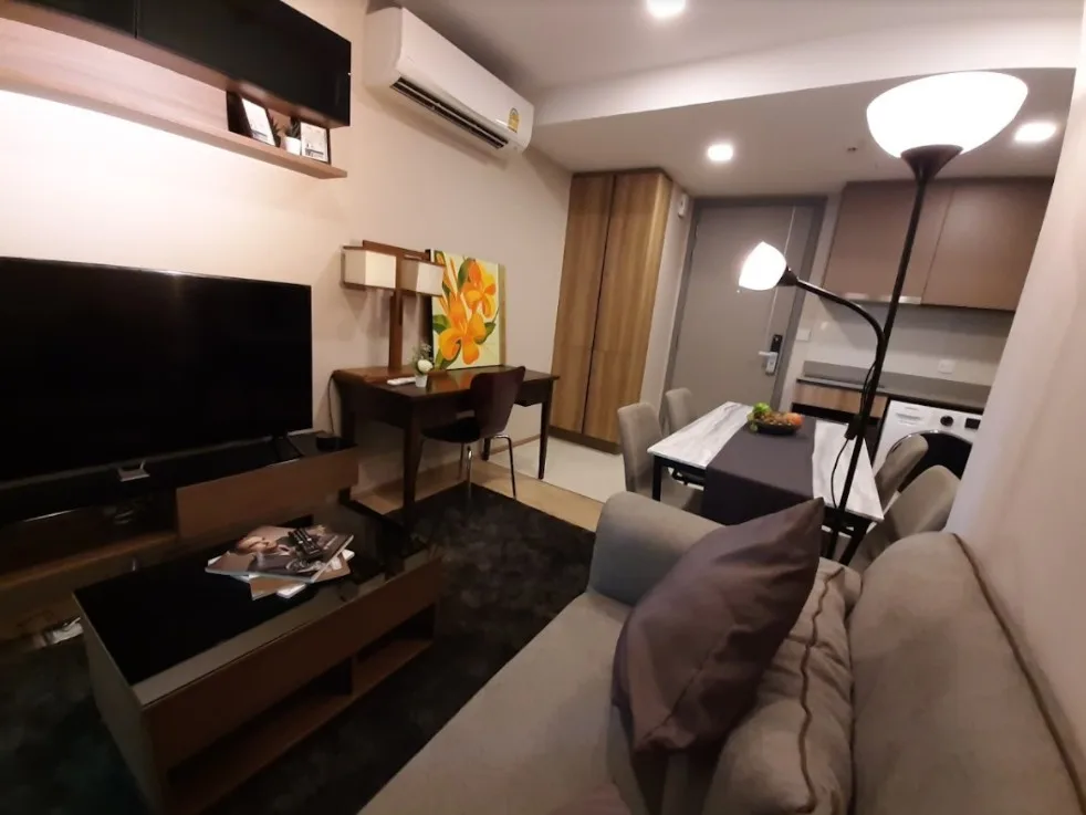 Taka Haus Ekamai 12 — photo 13