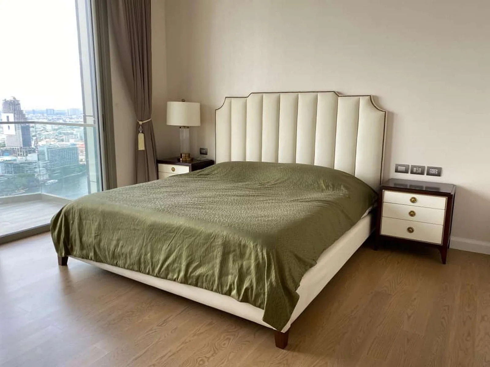 Magnolias Waterfront Residences — photo 4