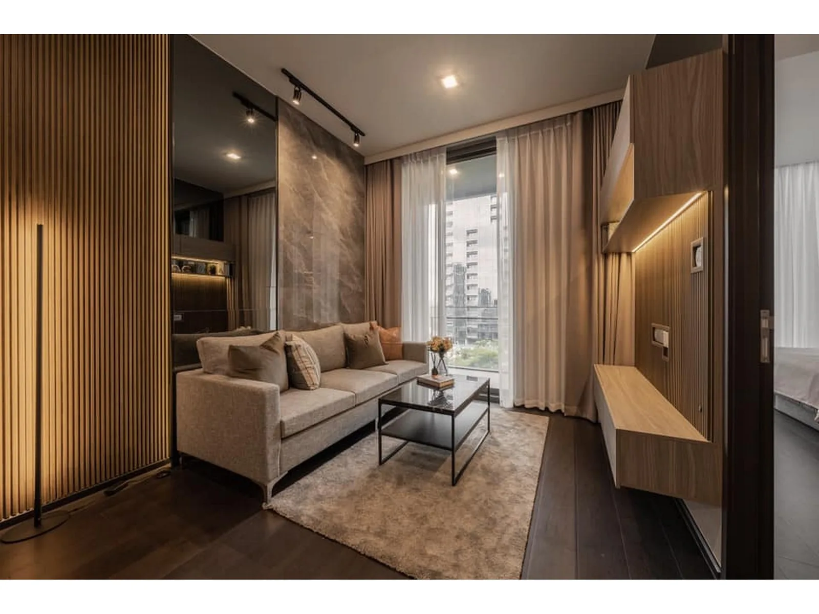 Laviq Sukhumvit 57 — photo 1
