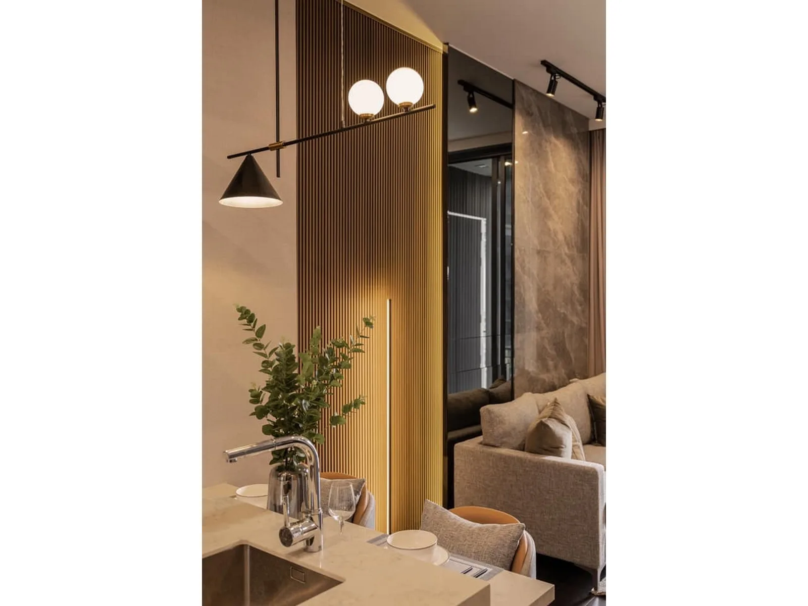 Laviq Sukhumvit 57 — photo 4