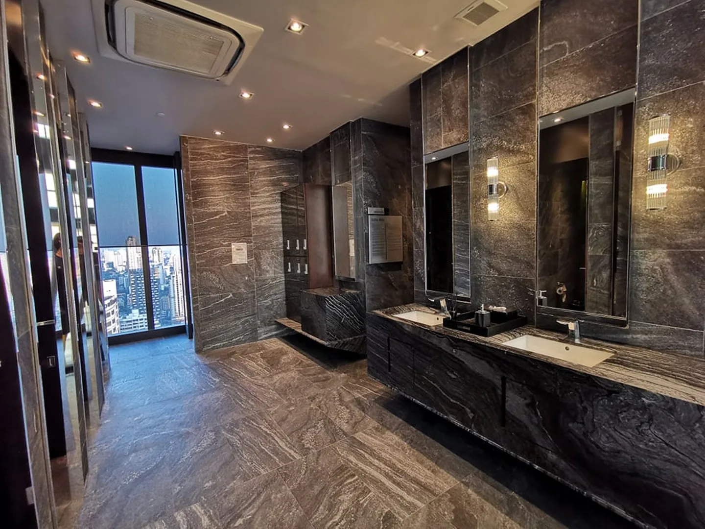 Ashton Asoke — photo 22