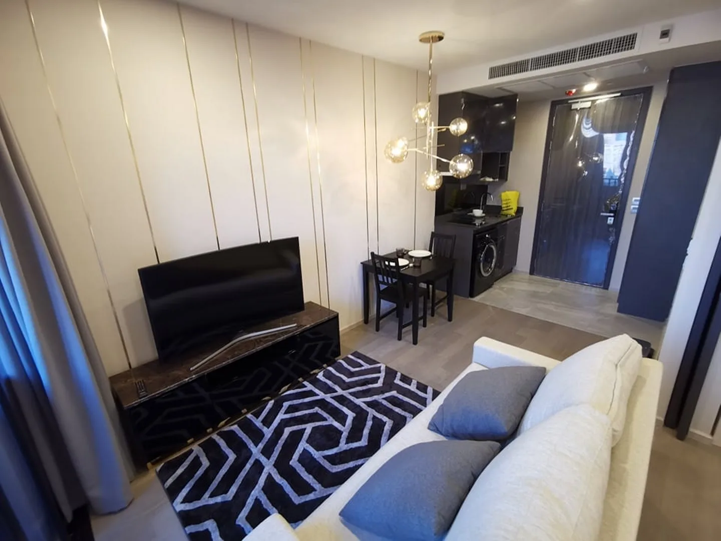 Ashton Asoke — photo 36