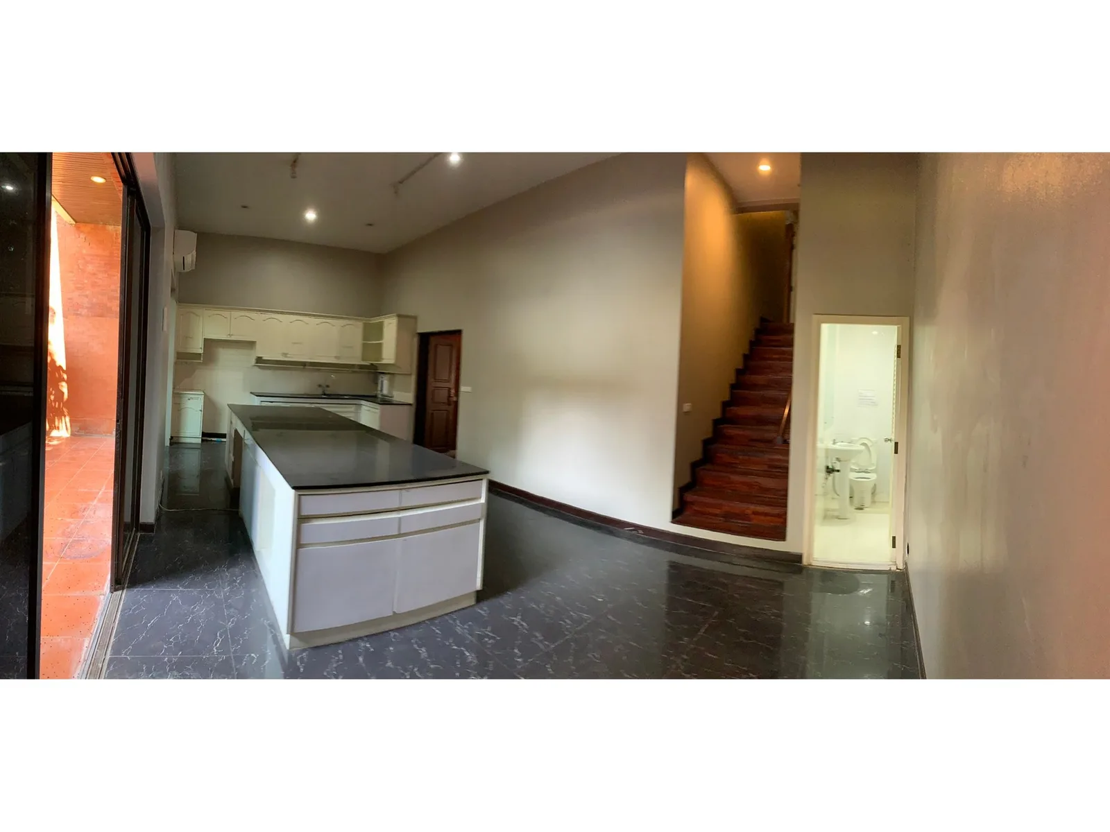 Single House Soi Ruamrudee — photo 11