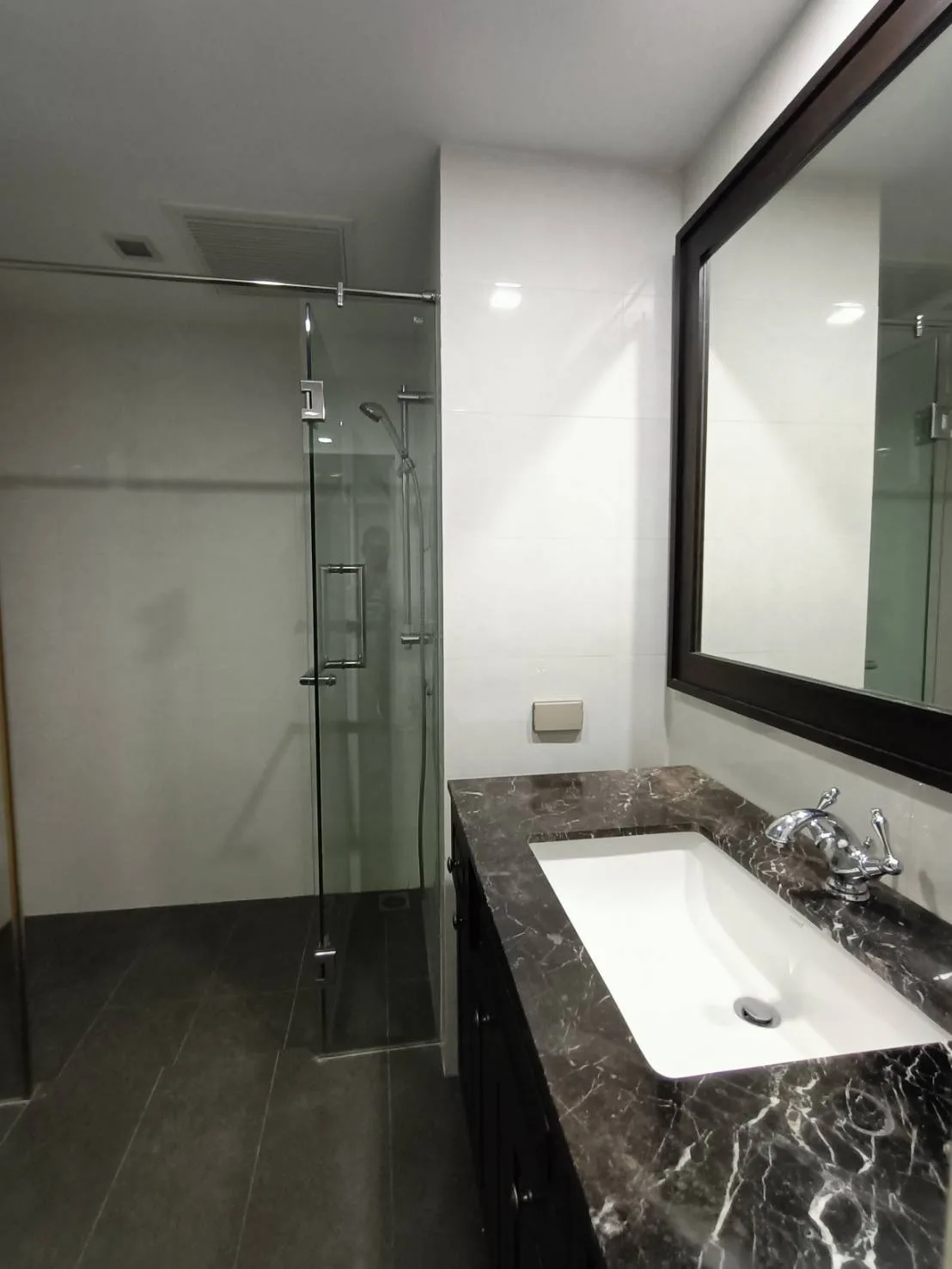 Monet House Apartment — photo 10